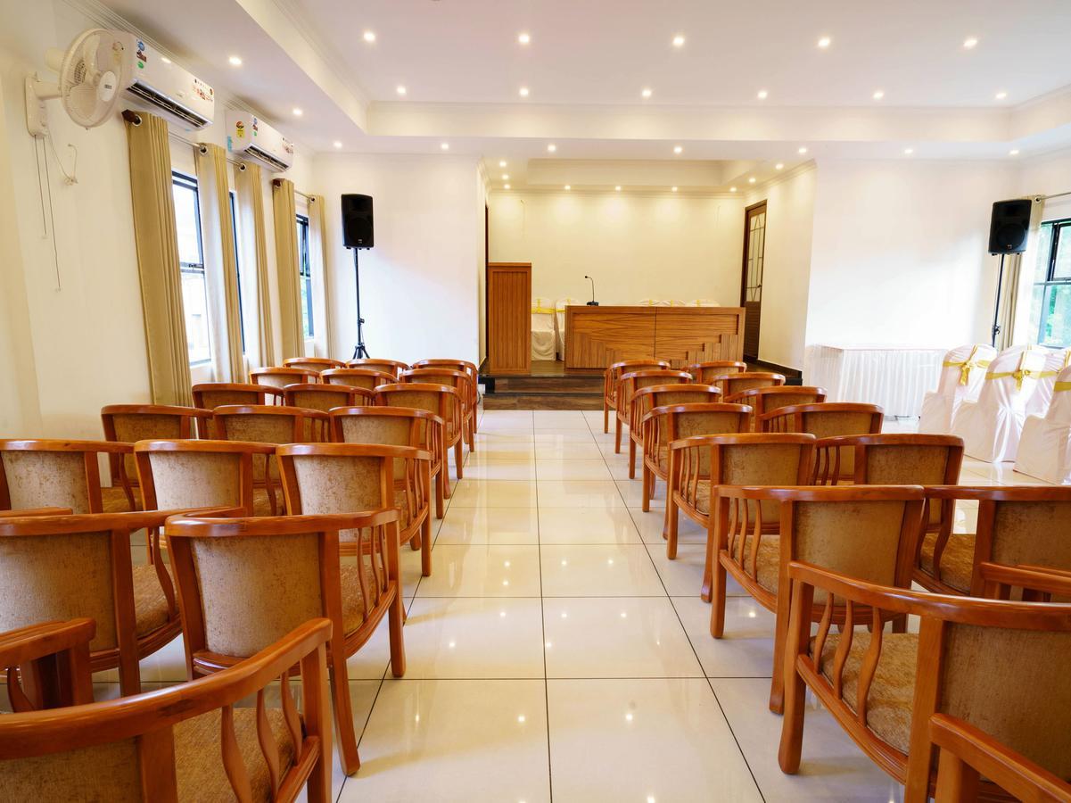 Oyo 9404 Hotel White Fort 마난타바디 외부 사진