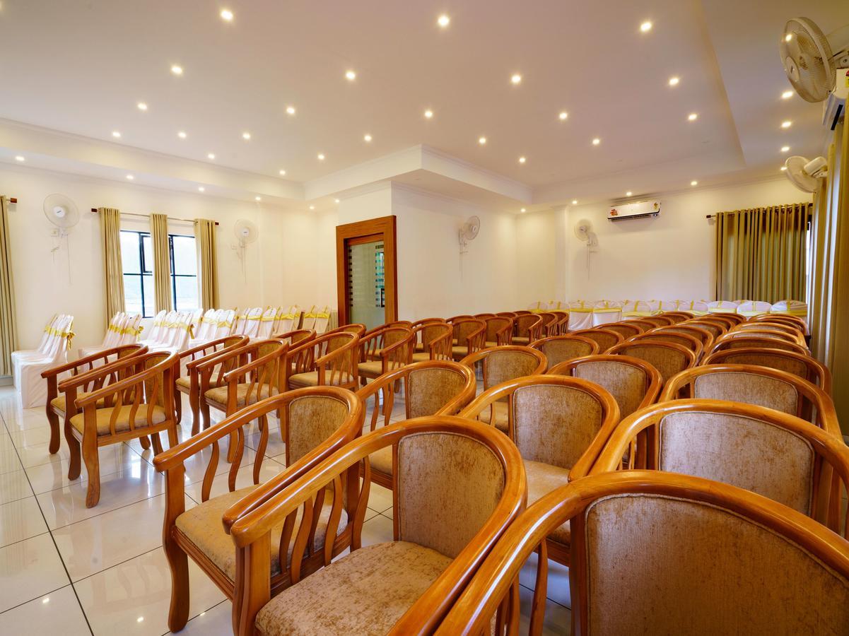 Oyo 9404 Hotel White Fort 마난타바디 외부 사진