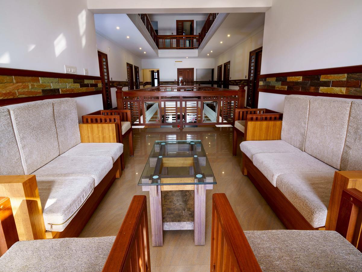 Oyo 9404 Hotel White Fort 마난타바디 외부 사진