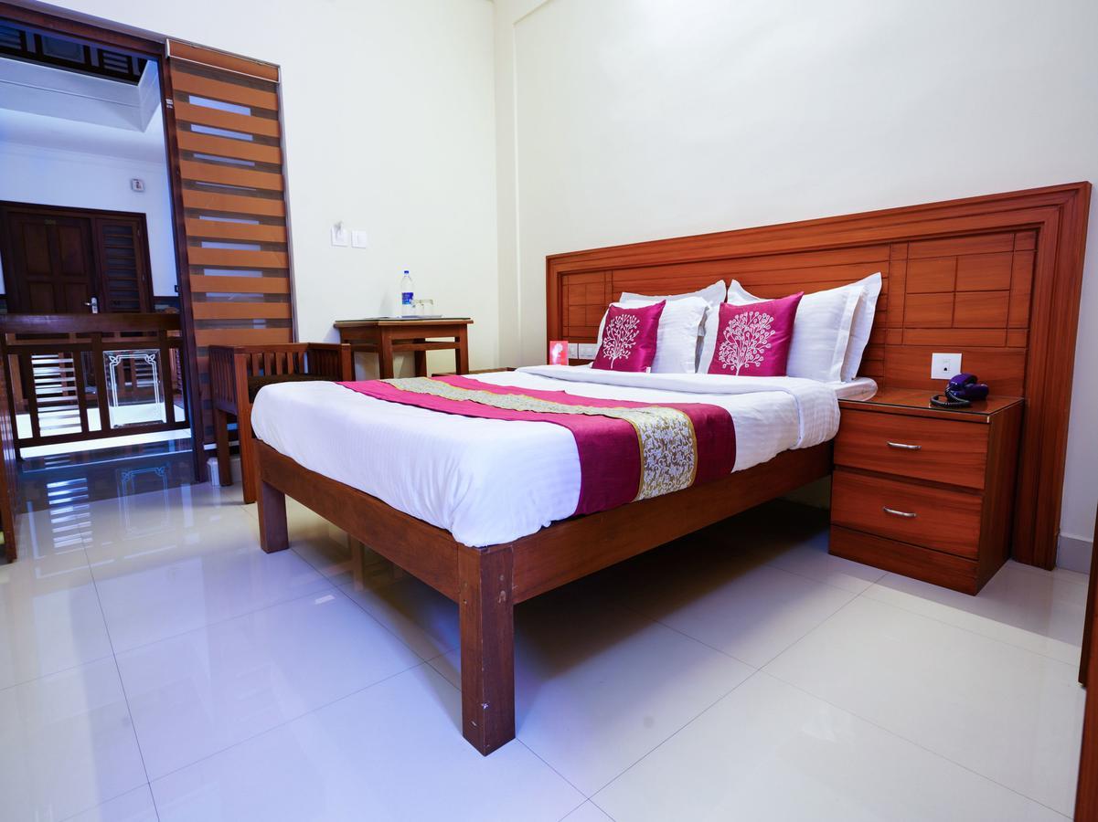 Oyo 9404 Hotel White Fort 마난타바디 외부 사진